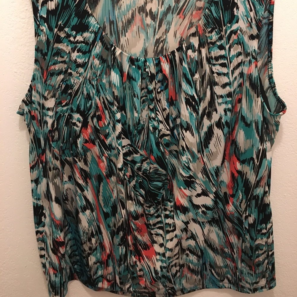 Multi colored jones studio top